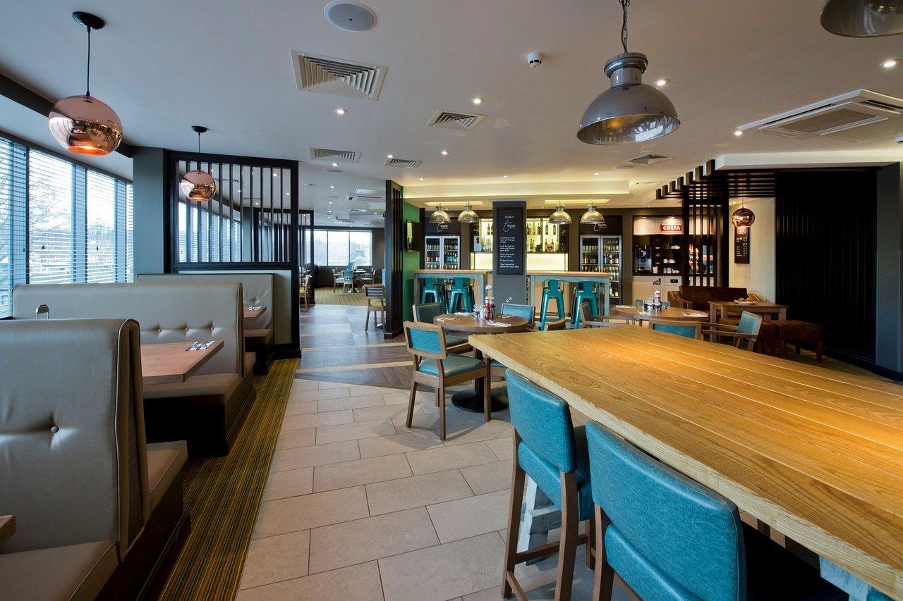 Premier Inn Leeds Headingley Exterior photo