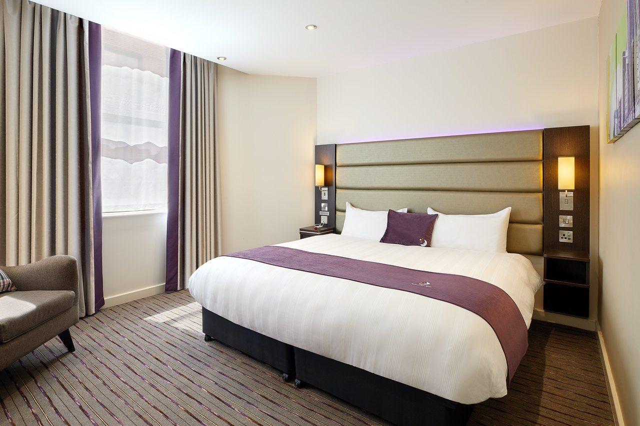 Premier Inn Leeds Headingley Exterior photo
