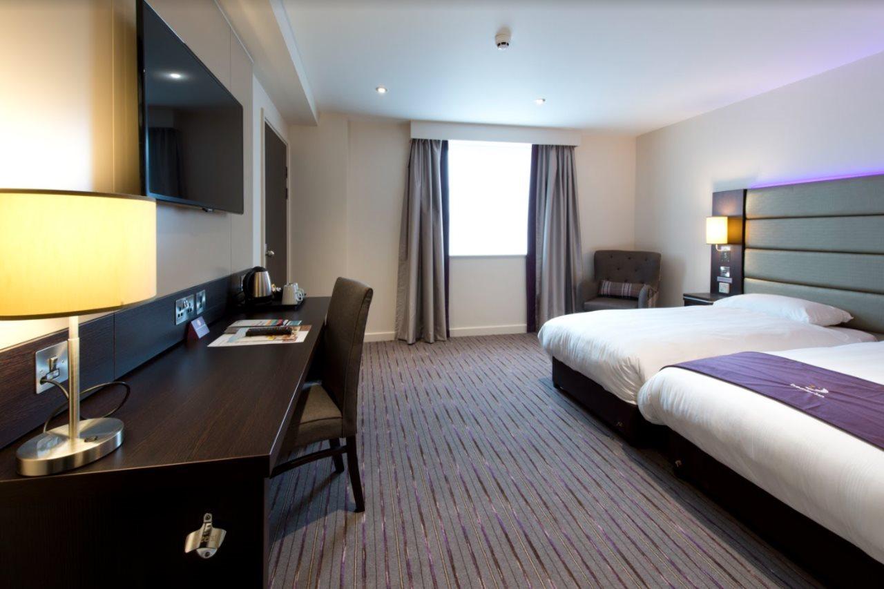 Premier Inn Leeds Headingley Exterior photo