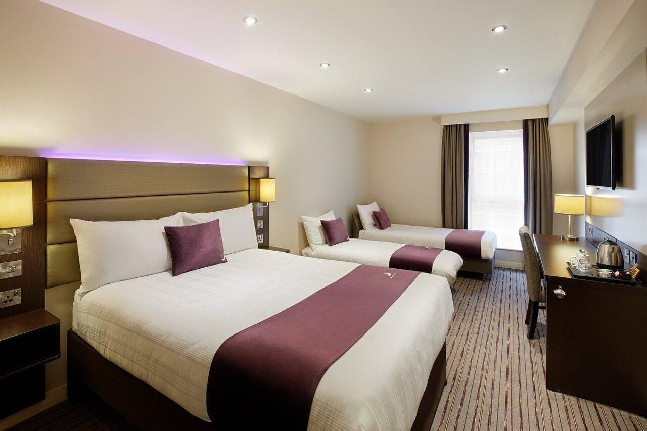 Premier Inn Leeds Headingley Exterior photo